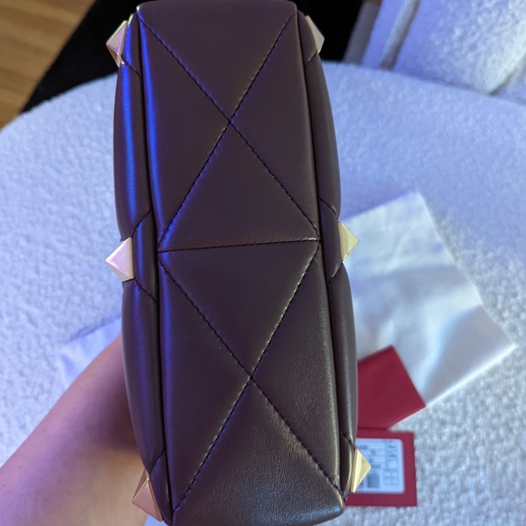 Authentic VALENTINO ROMAN STUD BAG MEDIUM - Picture 10 of 16